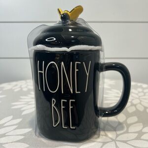 Rae Dunn Black Honey Bee Ceramic‎ Coffee Tea Cup Mug w/Bee Lid. Size 16 oz. NWT.
